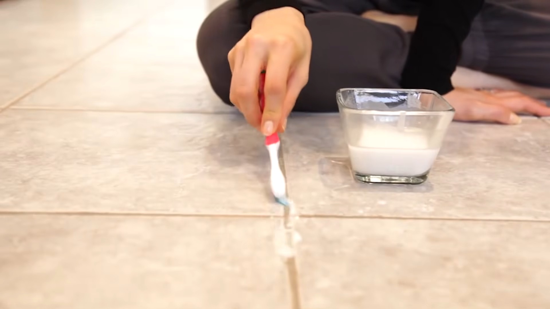 Old toothbrush cleaning uses